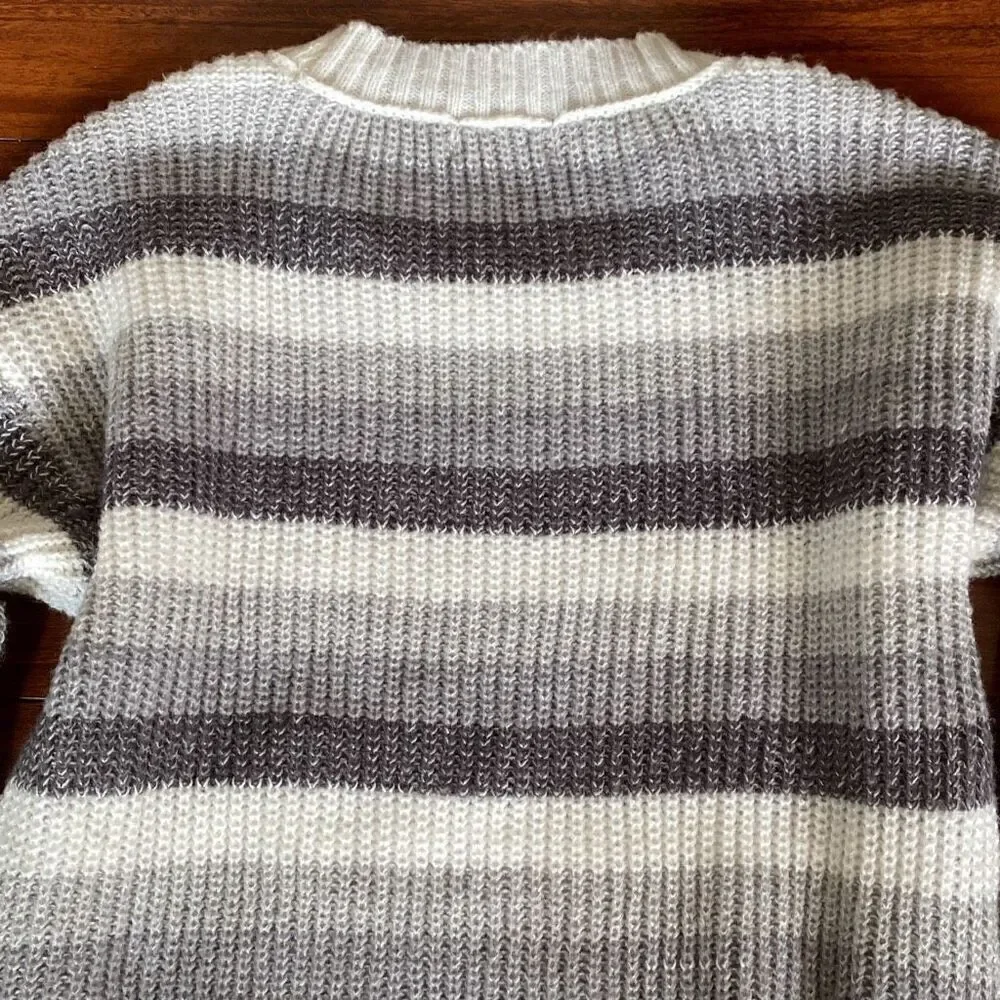 🔥3/$20🔥 SO striped knit pullover sweater size S